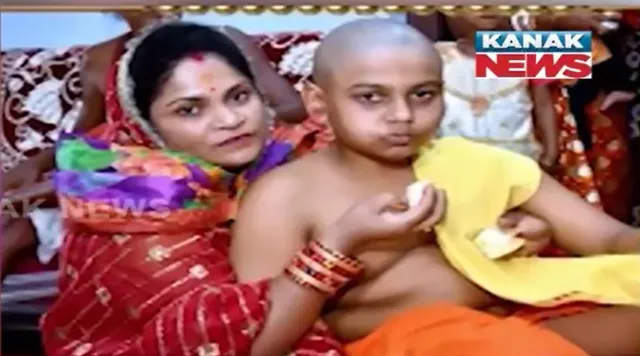 ଡାକ୍ତରଙ୍କ ଭୁଲ ଇଞ୍ଜେକ୍ସନ୍ ନେଇଗଲା କୁନି ପୁଅ ଶୁଭ୍ରାଂଶୁର ଜୀବନ । ନ୍ୟାୟ ଦାବିରେ ପୋଲିସର ଦ୍ୱାରସ୍ଥ ବାପା, ମା’