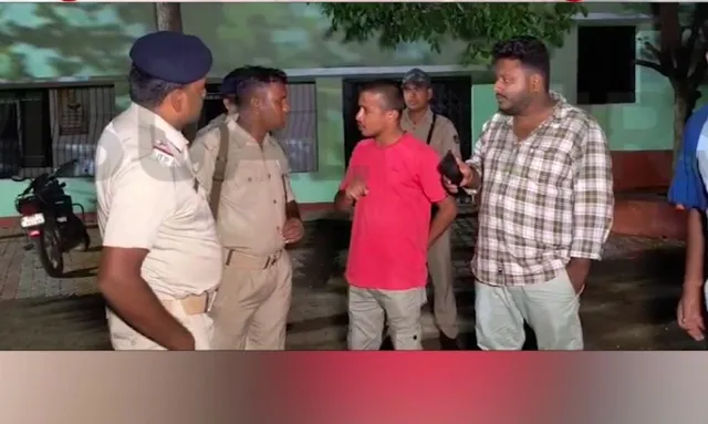 କାମ କରୁନି ସିସିଟିଭି ଡିସପ୍ଲେ: ଷ୍ଟ୍ରଙ୍ଗରୁମ ସାମ୍ନାରେ ତୀବ୍ର ଉତ୍ତେଜନା