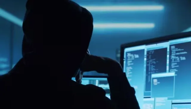 ମୁମ୍ବାଇରୁ ଅପରେଟ୍, ଓଡିଶାରେ ଠକେଇ, ଲୋନ୍ କରାଇଦେବାକୁ କହି ଆକାଉଣ୍ଟ ଖାଲି କରୁଥିଲେ ।