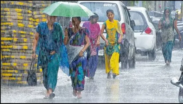 ସାରା ରାଜ୍ୟରେ ଜାରି ରହିଛି ବର୍ଷା ; ପୂର୍ବ ମଧ୍ୟପ୍ରଦେଶ-ଛତିଶଗଡ ନିକଟରେ ସୃଷ୍ଟ ଘୂର୍ଣ୍ଣିବଳୟ ପ୍ରଭାବରେ ଆଗାମୀ ୩ ଦିନ ପ୍ରବଳ ବର୍ଷା ସମ୍ଭାବନା ।