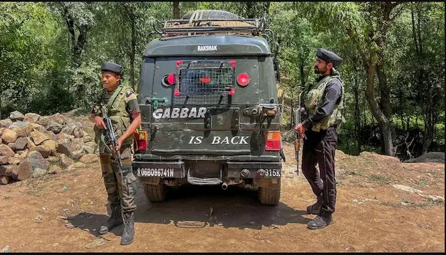 ଜମ୍ମୁକାଶ୍ମୀର କୁପୱାଡାରେ ଆତଙ୍କୀ ଓ ସୁରକ୍ଷା କର୍ମୀଙ୍କ ମଧ୍ୟରେ ଗୁଳି ବିନିମୟ । ଜଣେ ଯବାନ ସହିଦ, ଜଣେ ଆତଙ୍କୀ ନିପାତ