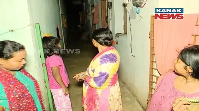 ରାଜଧାନୀରେ ବନ୍ଦ ଘରୁ ଯୁବତୀଙ୍କ ଝୁଲନ୍ତା ମୃତଦେହ ଉଦ୍ଧାର । କେୟାର ଟେକର ଭାବେ କାମ କରୁଥିଲେ ଉତ୍ତରପ୍ରଦେଶର ଯୁବତୀ ।