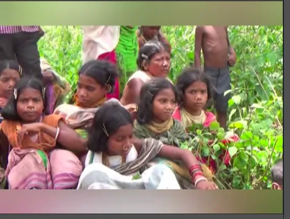 ପାହାଡି ମଣିଷଙ୍କ ଦୁଃଖ । ସ୍ୱାଧିନତାର ଦୀର୍ଘ ବର୍ଷ ପରେ ବି ମୌଳିକ ସୁବିଧାରୁ ବଞ୍ଚିତ ନିୟମଗିରି ଅଧିବାସୀ । ମ୍ୟାଲେରିଆ ପୀଡିତଙ୍କୁ ମିଳୁନି ଚିକିତ୍ସା !