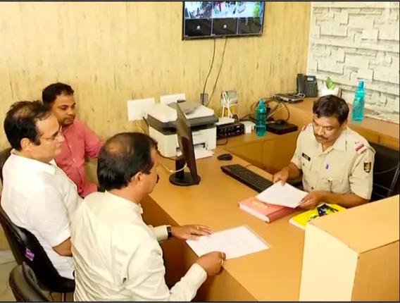 ବିଜେଡି ସାଙ୍ଗଠନିକ ସମ୍ପାଦକ ପ୍ରଣବ ପ୍ରକାଶ ଦାସଙ୍କ ନାଁରେ ଏତଲା । ମାମଲା ରୁଜୁ କଲେ ଆଇନଜୀବୀ ।