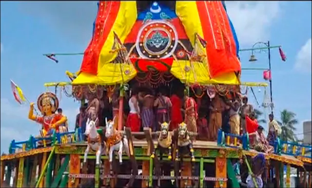 ଗଡୁନି ପ୍ରଭୁ ବଳଦେବଜିଉଙ୍କ ବ୍ରହ୍ମତାଳଧ୍ୱଜ; ଏଯାଏଁ ମାଉସୀ ମା’ ଘରେ ପହଞ୍ଚିପାରିଲେନି ବଡଠାକୁର । ପୋଲିସ, ପ୍ରଶାସନର ସବୁ ଉଦ୍ୟମ ବିଫଳ ।