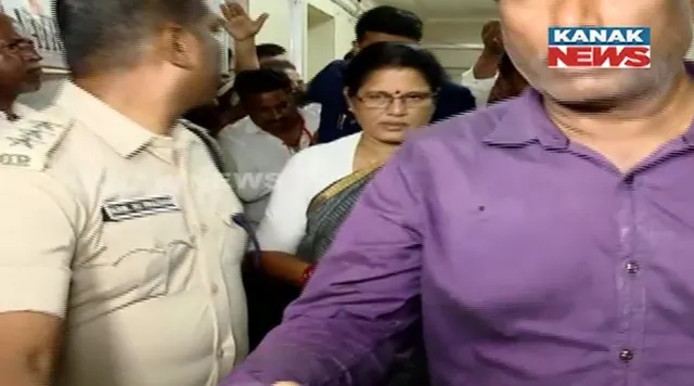 ବଳଭଦ୍ରଙ୍କ ଆଡ଼ପ ପହଣ୍ଡି ବେଳେ ଅଘଟଣ ; ୧୦ରୁ ଅଧିକ ଆହତ ସେବାୟତଙ୍କୁ ଭେଟିଲେ ଉପମୁଖ୍ୟମନ୍ତ୍ରୀ, ଆଇନ୍‌ ମନ୍ତ୍ରୀ... ଭକ୍ତ ଓ ବୁଦ୍ଧିଜୀବୀ ମହଲରେ ତୀବ୍ର ପ୍ରତିକ୍ରିୟା ।