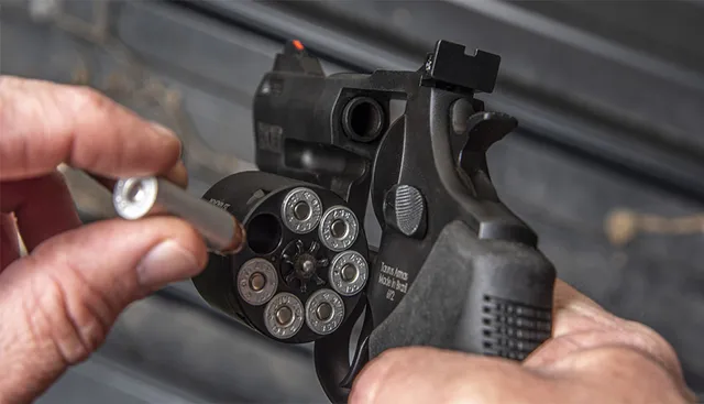 କେମିତି ବାହାରୁଥିଲା ଗୋଟେ ବନ୍ଧୁକରୁ ପାଞ୍ଚ ପ୍ରକାର ଗୁଳି   ??