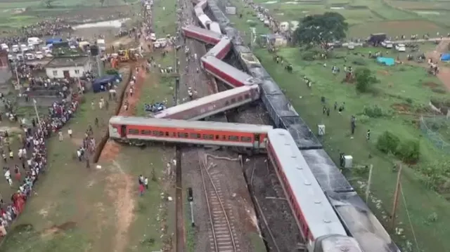 ହାୱଡା- ମୁମ୍ବାଇ ମେଲ ଏକ୍ସପ୍ରେସ୍ ଦୁର୍ଘଟଣା: ୨ ଯାତ୍ରୀ ମୃତ, ୨୫ରୁ ଅଧିକ ଗୁରୁତର ; ମୃତ ଯାତ୍ରୀ ରାଉରକେଲା ବାସିନ୍ଦା ହୋଇଥିବା ସୂଚନା