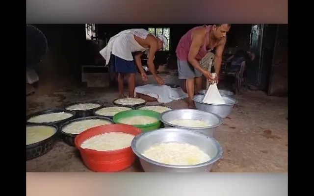 ଗୋ-ପାଳନ କରି ପରିବାର ପୋଷୁଛନ୍ତି ପ୍ରଶାନ୍ତ ବେହେରା । ଦୈନିକ ବିକ୍ରି କରୁଛନ୍ତି ୧ କୁଇଣ୍ଟାଲ ଛେନା । ମିଳୁଛି ଆଶାତୀତ ରୋଜଗାର