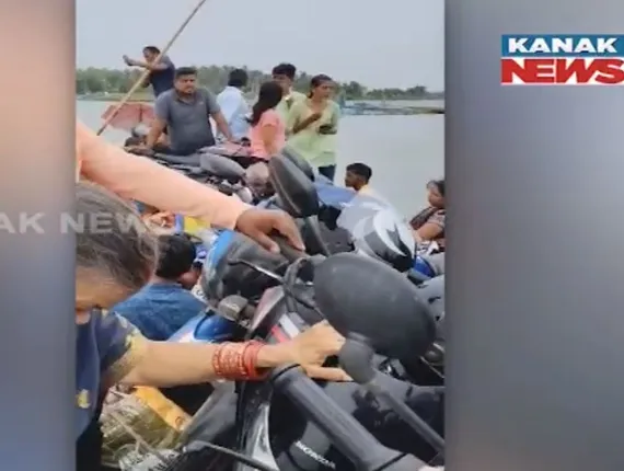 ଚିଲିକା ମଝିରେ ଫସିଲା ଡଙ୍ଗା ;  ଡଙ୍ଗାରେ ଫଶିଛନ୍ତି ୪୦ ଯାତ୍ରୀ