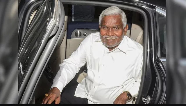 ଝାଡଖଣ୍ଡରେ ରାଜନୀତି ଝଡ : ଜେଏମଏମ୍ ଛାଡି ବିଜେପିରେ ମିଶିପାରନ୍ତି ଚମ୍ପେଇ ସୋରେନ୍