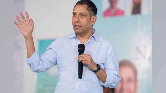 praveen-chakravarthy-mic