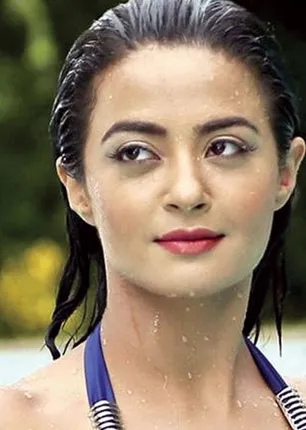 /idhalgal/cinikkuttu/super-purushar-heroine-kushi