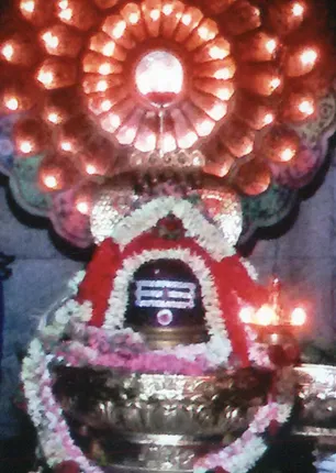 /idhalgal/om/vallalai-arumuthu-vellalur-eesan-kovai-arumugam