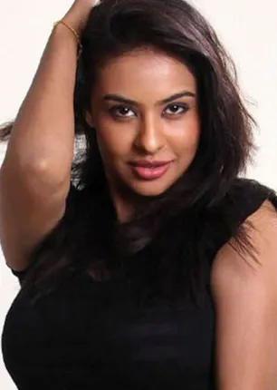 /idhalgal/cinikkuttu/unruly-sri-reddy-wandering-kodambakkam