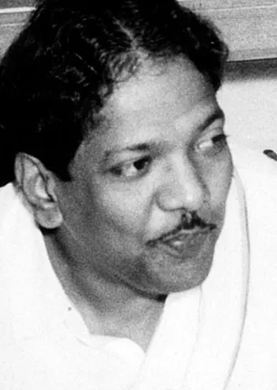 /idhalgal/eniya-utayam/kalaingar-fighter