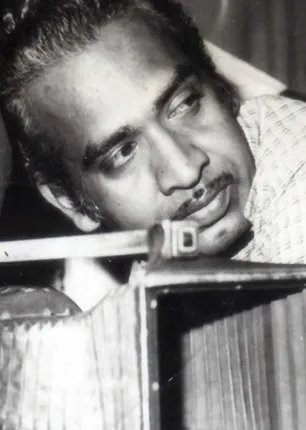 /idhalgal/cinikkuttu/what-are-chouders-some-memories-director-mahendran