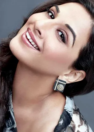 /idhalgal/cinikkuttu/vidyapalan-becomes-mathamaticians