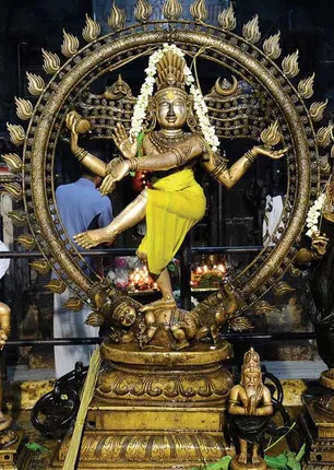/idhalgal/om/abhishekapriyan-adaiyar-proud