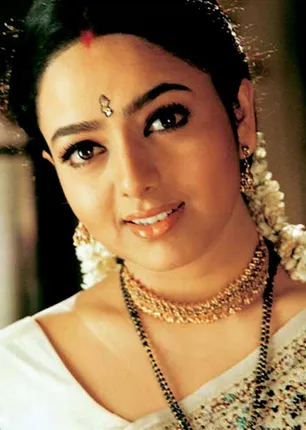 /idhalgal/cinikkuttu/party-buy-actress