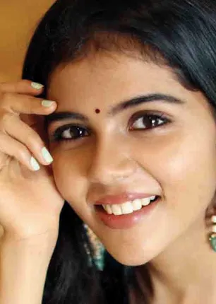 /idhalgal/cinikkuttu/heros-daughters-generosity
