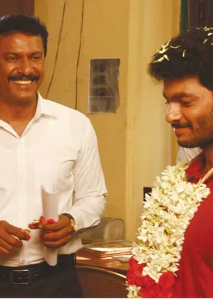 /idhalgal/cinikkuttu/mob-threatening-director