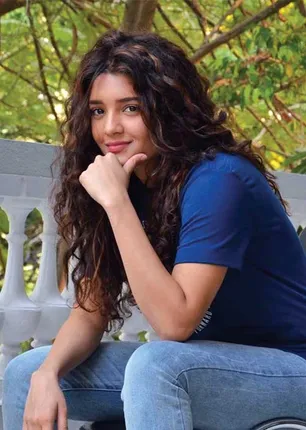 /idhalgal/cinikkuttu/ritika-singh-says-she-will-only-do-it