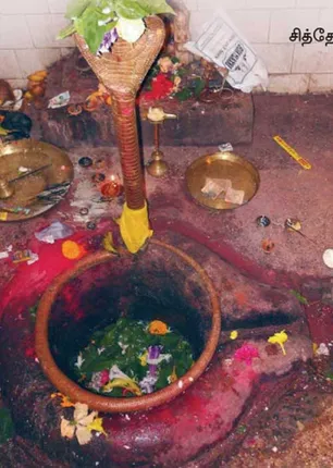 /idhalgal/om/esan-who-founded-raman-poonam-earth-makesh-verma
