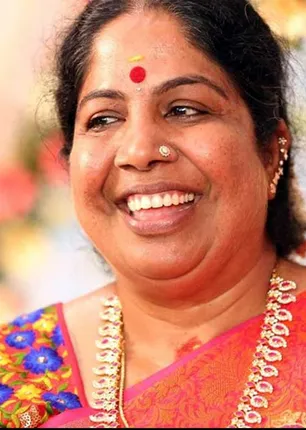 /idhalgal/eniya-utayam/palm-shower-andal-priyadarshini