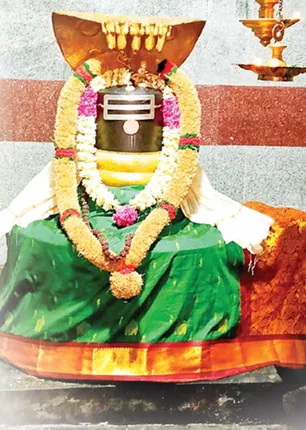 /idhalgal/om/kurinjipadi-kumbheswarar-strengthens-father-son-relationship-pao-balajiganesh