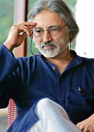 /idhalgal/eniya-utayam/anand-patvardhan-filmmaker-who-uses-documentaries-weapon-honey