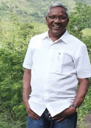 /idhalgal/eniya-utayam/there-life-forest-poet-jayapaskaran