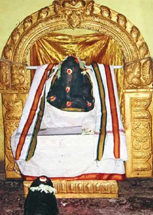 /idhalgal/om/poor-boy-who-brings-wealth-drp-rangan