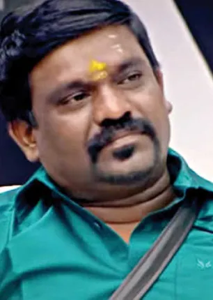 /idhalgal/eniya-utayam/rural-singer-velmurugans-journey-my-singing-carriage-18
