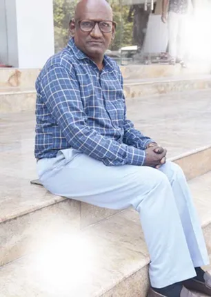 /idhalgal/eniya-utayam/there-are-few-critics-tamil-interview-writer-bouddha-ayyanar