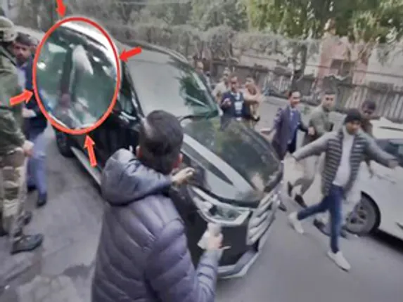 Aravind Kejriwal vehicle 