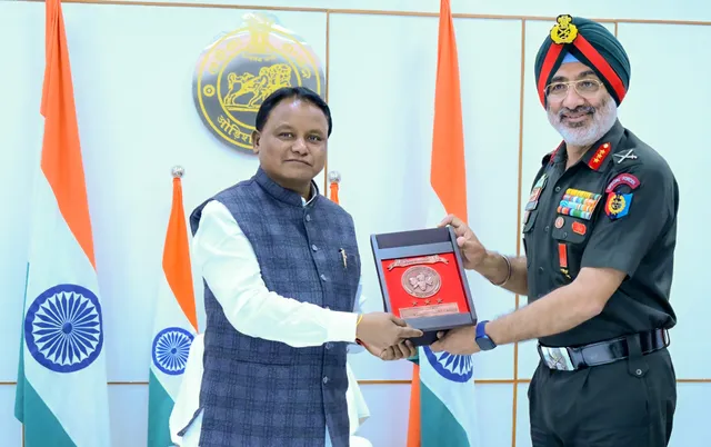 ODISHA CM WITH NCC DG