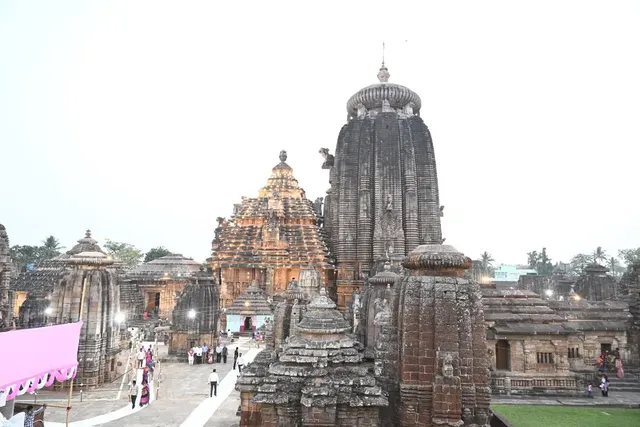 lingaraj temple pic