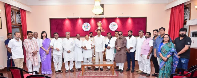 Cong delegation story pic