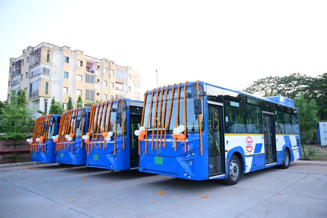 CRUT electric buses