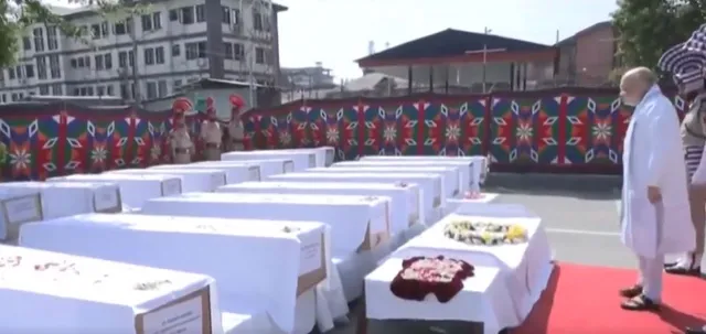 amit shah paying tribute