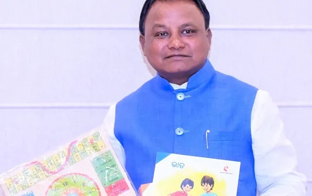 CM Majhi with JAADU PEDI