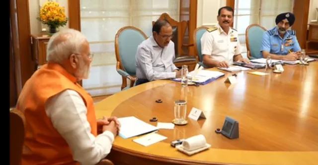 air force chief with modi