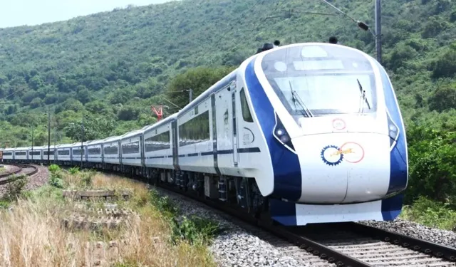 Puri-Howrah Vande Bharat