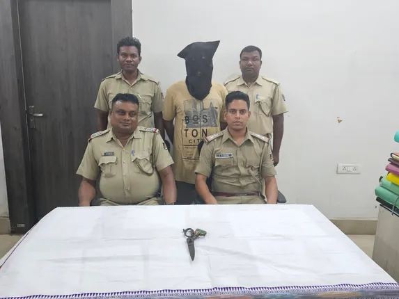 tailor attacked with scissor