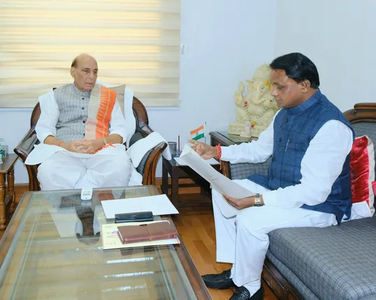 mohan majhi meets defence minister