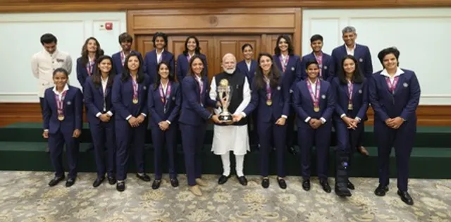 PM with cricketers