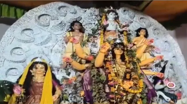 puja pandal loot