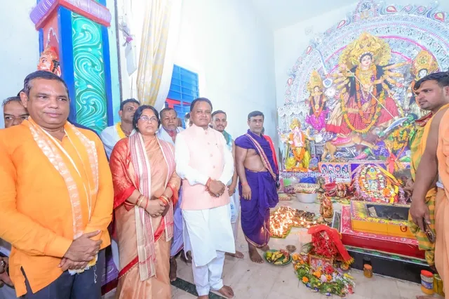 CM Majhi at Puja pandal