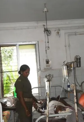 Ceiling fan lands on 86 yr old patient's chest in Capital Hospital